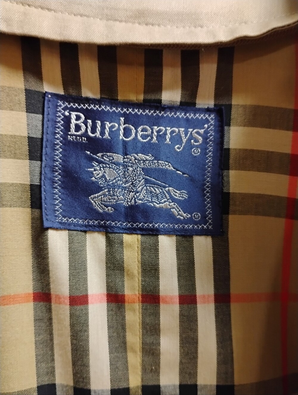 Vintage Burberry Classic Beige Double-Breasted Trench Coat, With Removable Liner - Picture 7 of 16